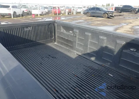 2004 Chevrolet Silverado 1500 z USA, uszkodzony, nr VIN 1GCEC14X44Z188730